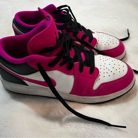 Nike Fuchsia and White Air Jordans - Picture 2 of 9